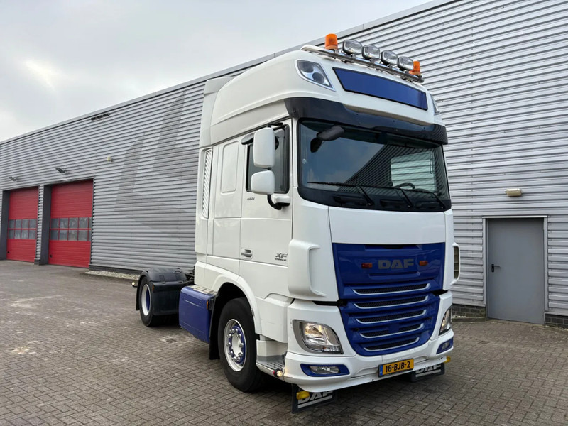 DAF XF 460 4x2 / APK - TUV JANUARI 2026 / HOLLAND TRUCK / ADR KLASSE I II III / 2 BEDS / - Tractor unit: picture 1 DAF XF 460 4x2 / APK - TUV JANUARI 2026 / HOLLAND TRUCK / ADR KLASSE I II III / 2 BEDS / - Tractor unit: picture 1