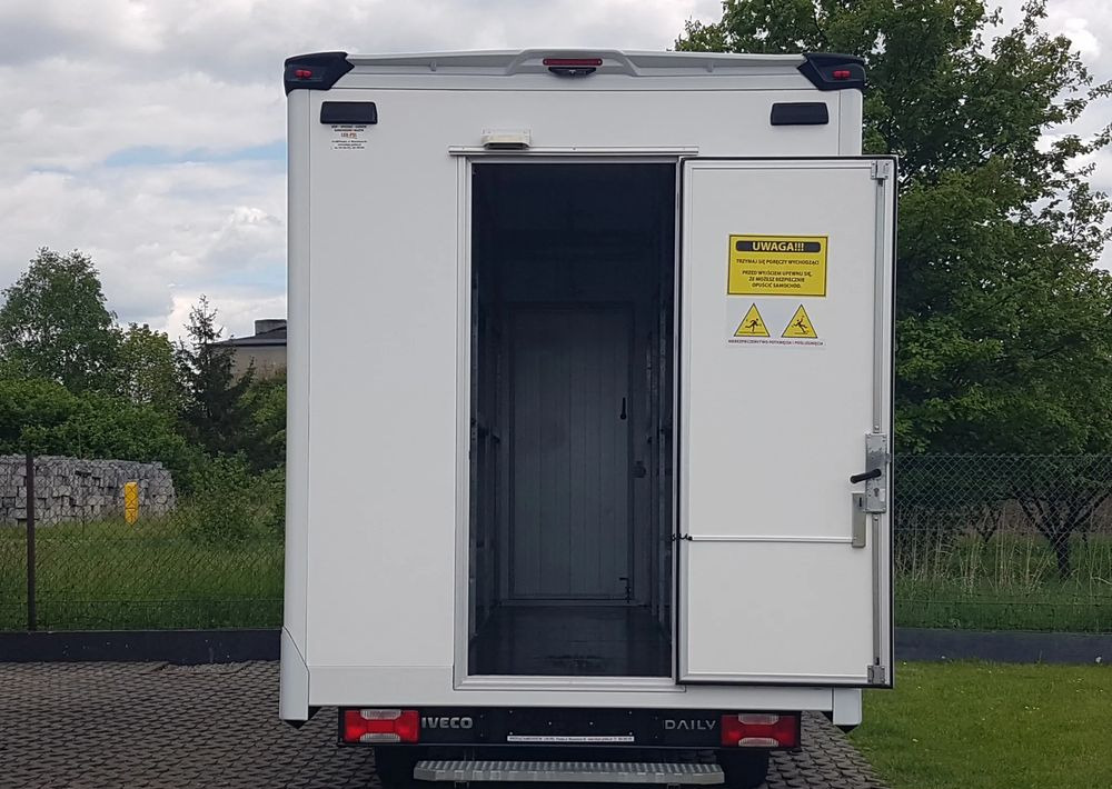 Iveco DAILY KONTENER NISKOPODŁOGOWY 4,43x2,23x2,42 SKLEP FOODTRUCK BAR KLIMA KONIOWÓZ KAMPER - Box van: picture 5 Iveco DAILY KONTENER NISKOPODŁOGOWY 4,43x2,23x2,42 SKLEP FOODTRUCK BAR KLIMA KONIOWÓZ KAMPER - Box van: picture 5