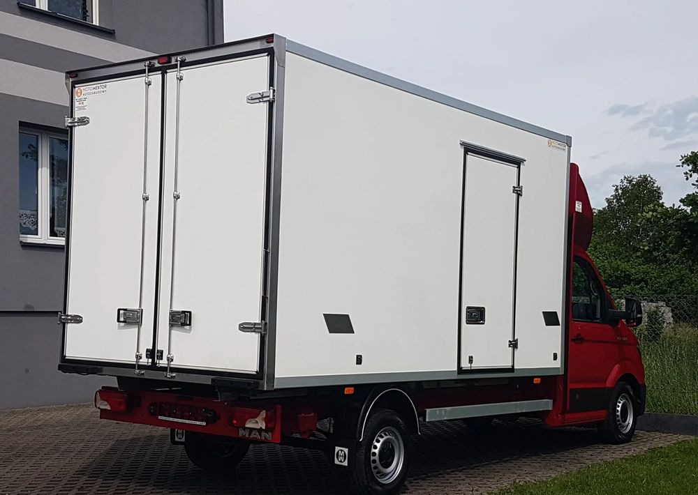 MAN TGE 3.180 8 EP CHŁODNIA AGREGAT 4,20x2,10x2,20 IZOTERMA FUNKCJA GRZANIA KLIMA DMC 3500 KG - Refrigerated van: picture 4 MAN TGE 3.180 8 EP CHŁODNIA AGREGAT 4,20x2,10x2,20 IZOTERMA FUNKCJA GRZANIA KLIMA DMC 3500 KG - Refrigerated van: picture 4