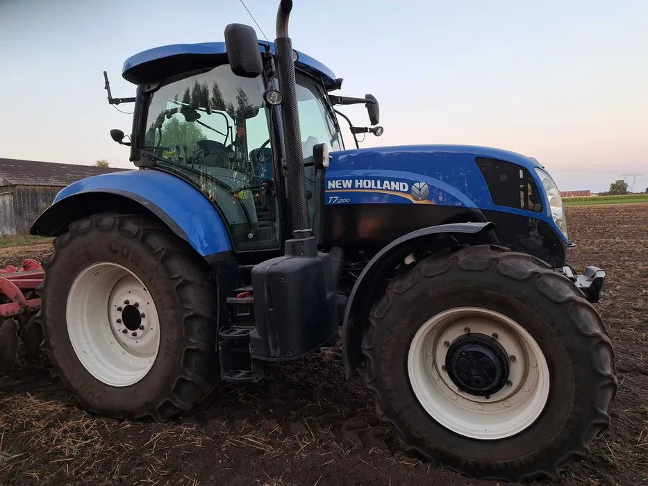 Ciągnik New Holland T7 200 RANGE COMMAND - Farm tractor: picture 1 Ciągnik New Holland T7 200 RANGE COMMAND - Farm tractor: picture 1