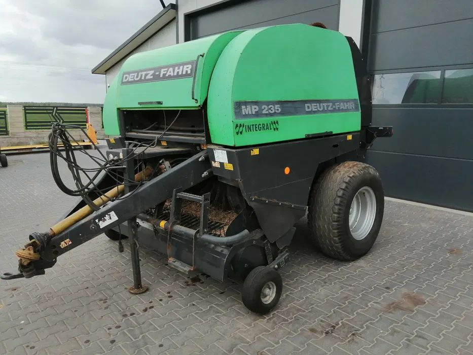 Deutz fahr MP235 - Round baler: picture 1 Deutz fahr MP235 - Round baler: picture 1