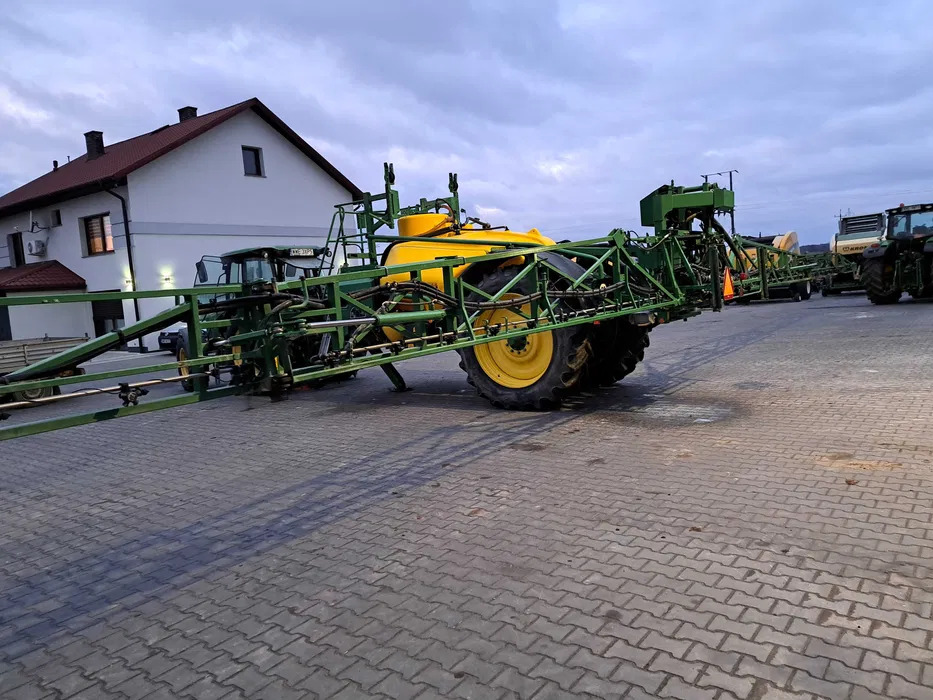 John Deere M944I - Trailed sprayer: picture 5 John Deere M944I - Trailed sprayer: picture 5