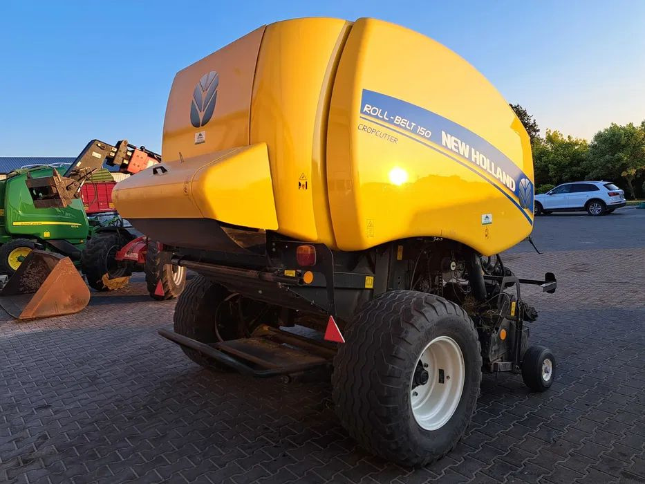 New Holland ROLL-BELT 150 cropcutter - Round baler: picture 3 New Holland ROLL-BELT 150 cropcutter - Round baler: picture 3