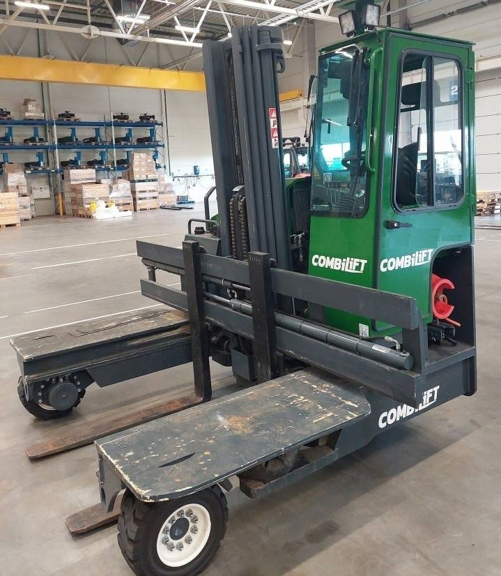Combilift C 4000 LPG - 4-way reach truck: picture 1 Combilift C 4000 LPG - 4-way reach truck: picture 1