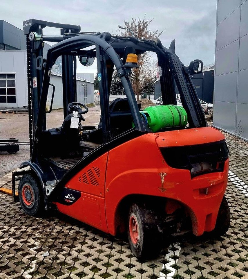 Linde H 25 T - 02 - LPG forklift: picture 1 Linde H 25 T - 02 - LPG forklift: picture 1