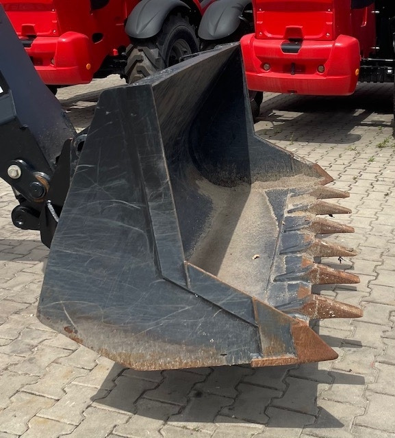 Manitou CBC 650 L 1850 - Bucket for Construction machinery: picture 3 Manitou CBC 650 L 1850 - Bucket for Construction machinery: picture 3