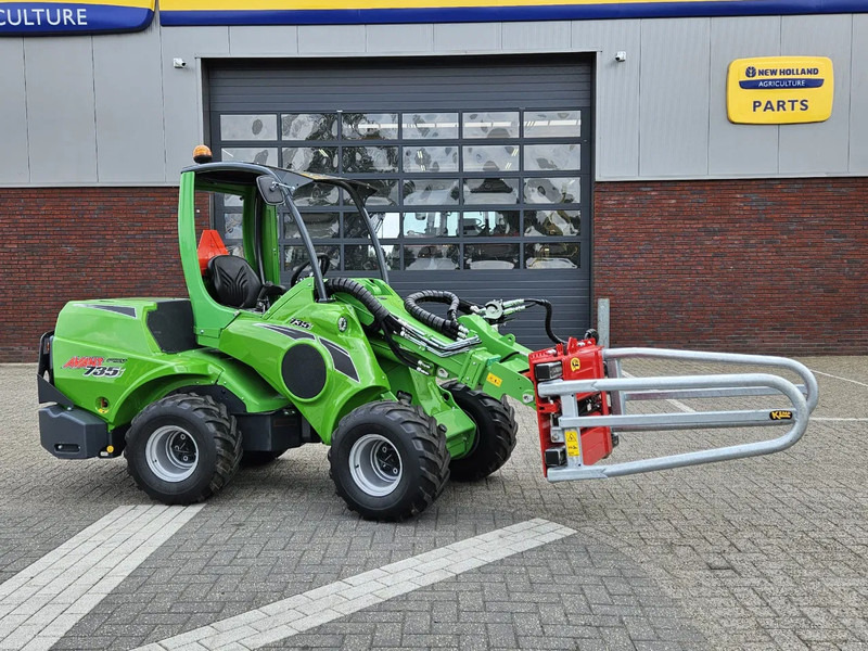 Avant Mini-shovel 735i Rental met Kemp balenklem - Compact track loader: picture 2 Avant Mini-shovel 735i Rental met Kemp balenklem - Compact track loader: picture 2