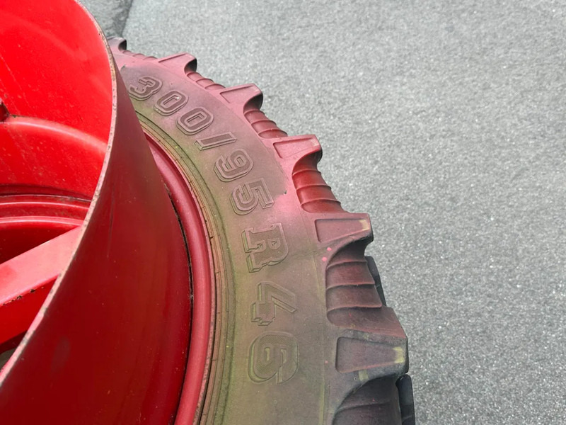 Taurus dubbellucht wielen - Wheels and tires for Agricultural machinery: picture 4 Taurus dubbellucht wielen - Wheels and tires for Agricultural machinery: picture 4