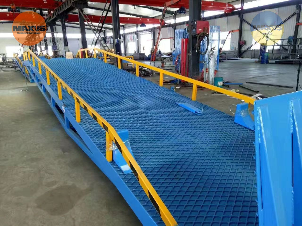 Maxus Maxus ÚJ mobil rakodórámpa 10 tonna kapacitással - Loading ramp: picture 3 Maxus Maxus ÚJ mobil rakodórámpa 10 tonna kapacitással - Loading ramp: picture 3