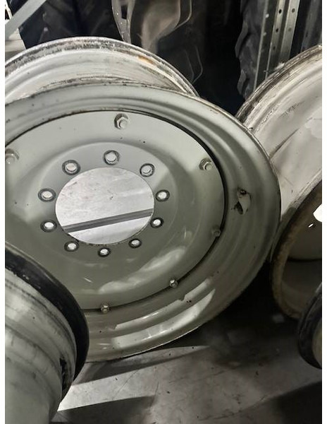 Valtra 15x30 velgen, rims - Wheels and tires for Agricultural machinery: picture 4 Valtra 15x30 velgen, rims - Wheels and tires for Agricultural machinery: picture 4