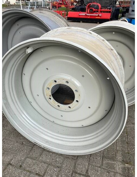 Valtra 18x38 - Wheels and tires for Agricultural machinery: picture 3 Valtra 18x38 - Wheels and tires for Agricultural machinery: picture 3