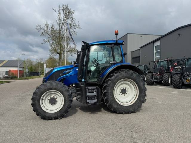 Valtra N134 Versu Smart Touch, GPS - Farm tractor: picture 1 Valtra N134 Versu Smart Touch, GPS - Farm tractor: picture 1