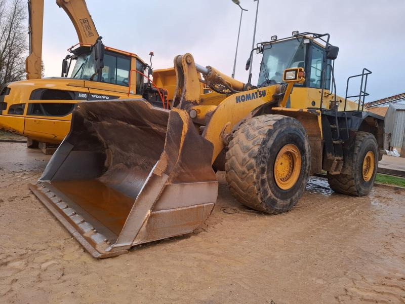 Komatsu WA500-6 - Wheel loader: picture 1 Komatsu WA500-6 - Wheel loader: picture 1