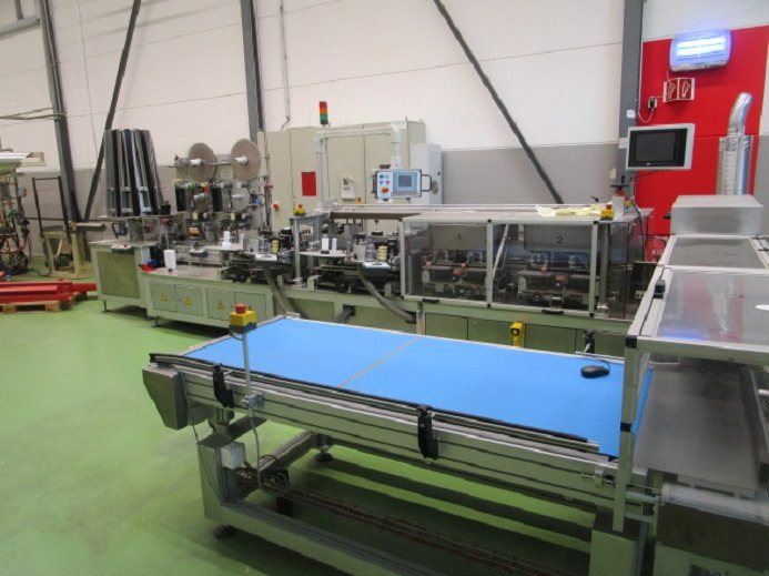 BECHER ETIKETTIERANLAGE SCHLEUTER GU 4S 6 - Industrial equipment: picture 3 BECHER ETIKETTIERANLAGE SCHLEUTER GU 4S 6 - Industrial equipment: picture 3