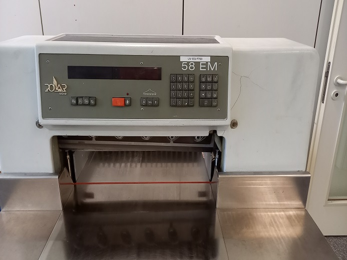POLAR 58 EM - Paper cutting machine: picture 2 POLAR 58 EM - Paper cutting machine: picture 2
