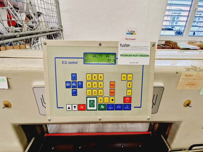 POLAR 72 CE - Paper cutting machine: picture 2 POLAR 72 CE - Paper cutting machine: picture 2