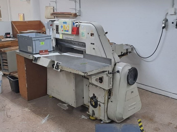 POLAR 80 EL - Paper cutting machine: picture 1 POLAR 80 EL - Paper cutting machine: picture 1