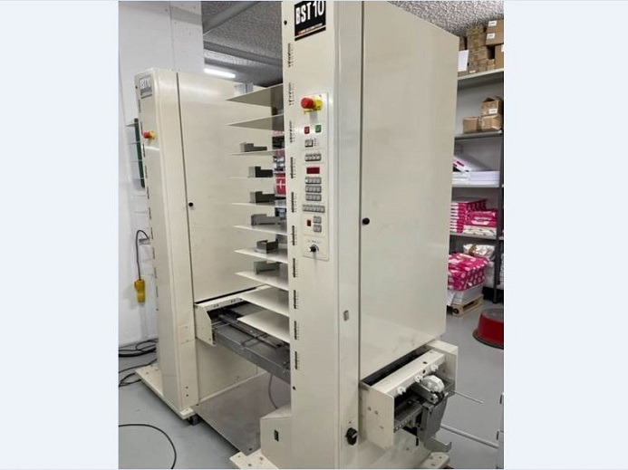 ZUSAMMENTRAGMASCHINE BOURG: 2xTÜRME BST10 & BDF - Printing machinery: picture 1 ZUSAMMENTRAGMASCHINE BOURG: 2xTÜRME BST10 & BDF - Printing machinery: picture 1