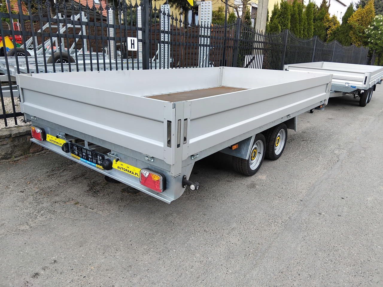 Platforma przyczepa 4x2 WARK dmc 2700 + burty / Platform trailer 4x2 WARK GVW 2700 + sides - Dropside/ Flatbed trailer: picture 3 Platforma przyczepa 4x2 WARK dmc 2700 + burty / Platform trailer 4x2 WARK GVW 2700 + sides - Dropside/ Flatbed trailer: picture 3