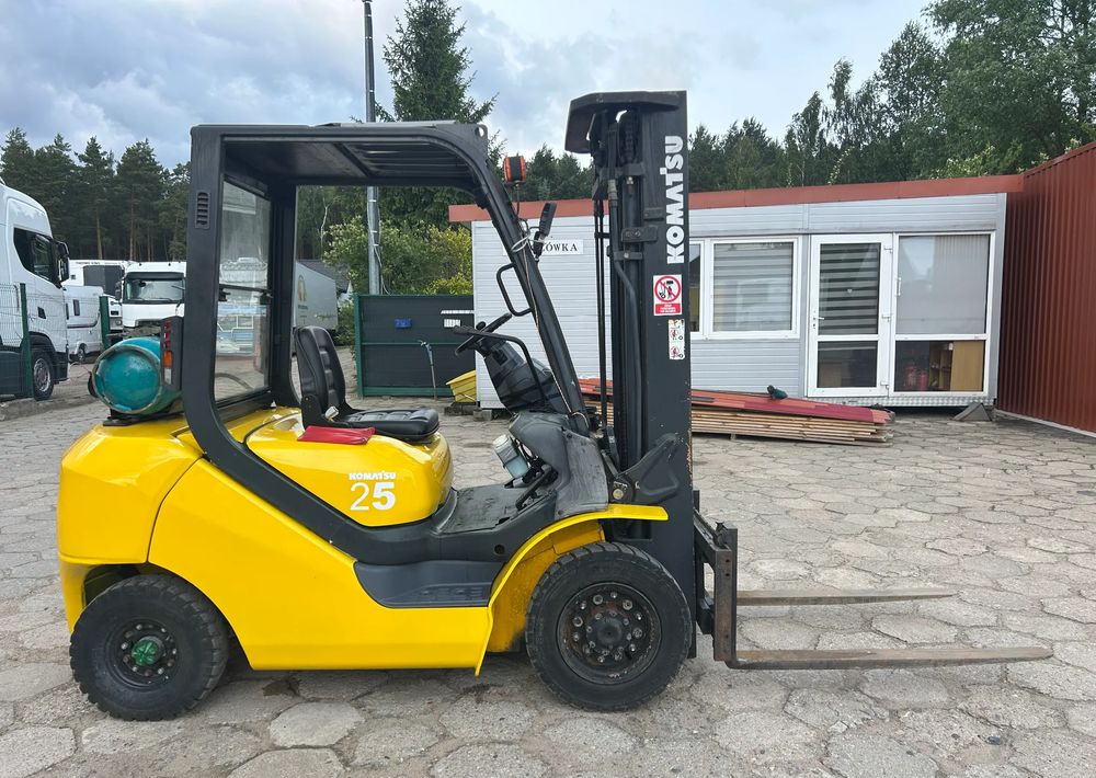Komatsu FG25HT-16R / WÓZEK WIDŁOWY / 6831 MOTOGODZIN / 2005 ROK !! - LPG forklift: picture 4 Komatsu FG25HT-16R / WÓZEK WIDŁOWY / 6831 MOTOGODZIN / 2005 ROK !! - LPG forklift: picture 4