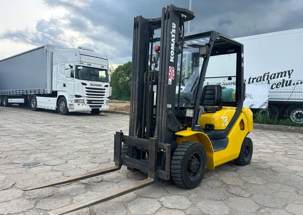 Komatsu FG25HT-16R / WÓZEK WIDŁOWY / 6831 MOTOGODZIN / 2005 ROK !! - LPG forklift: picture 1 Komatsu FG25HT-16R / WÓZEK WIDŁOWY / 6831 MOTOGODZIN / 2005 ROK !! - LPG forklift: picture 1