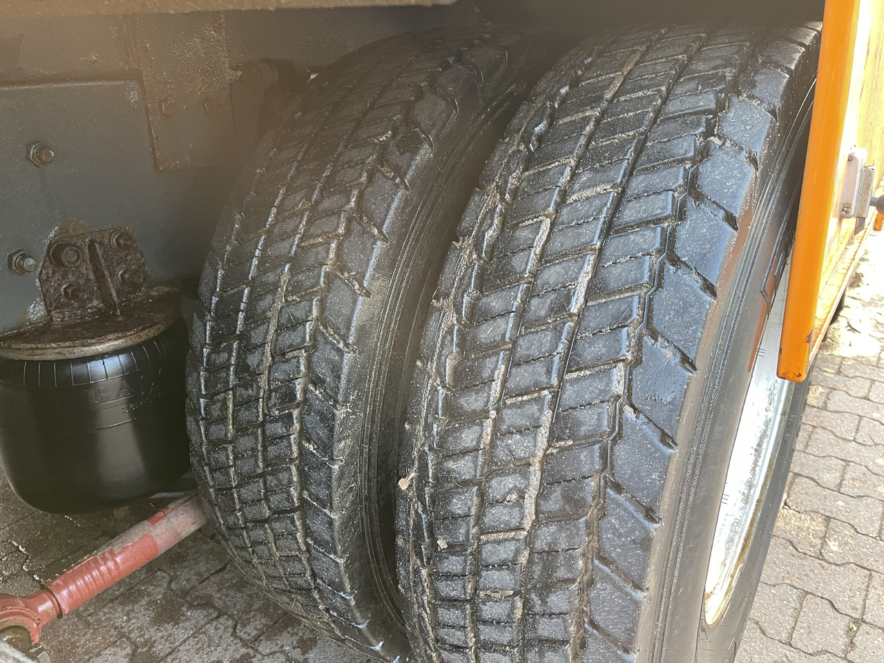 Vacuum truck Mercedes-Benz 2531L: picture 16