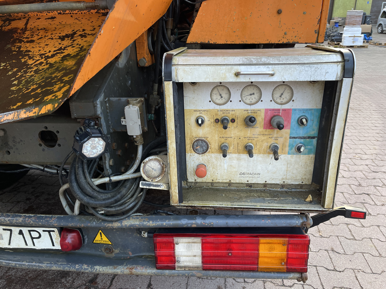 Vacuum truck Mercedes-Benz 2531L: picture 13