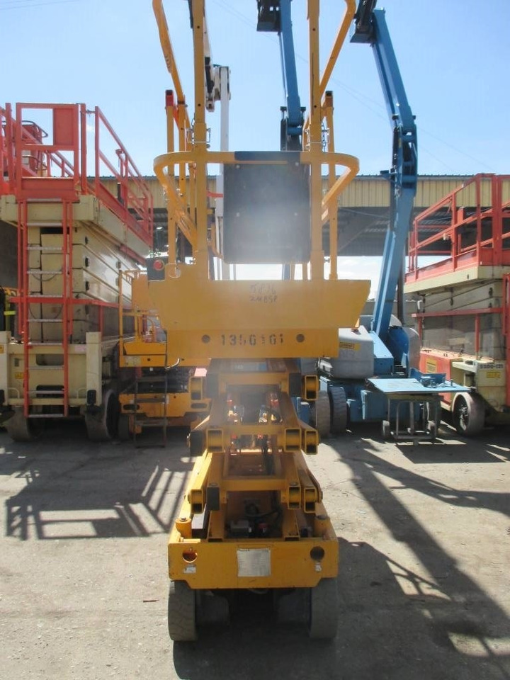Haulotte Compact 10 N - Scissor lift: picture 4 Haulotte Compact 10 N - Scissor lift: picture 4