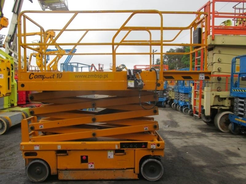 Haulotte Compact 10 - Scissor lift: picture 5 Haulotte Compact 10 - Scissor lift: picture 5