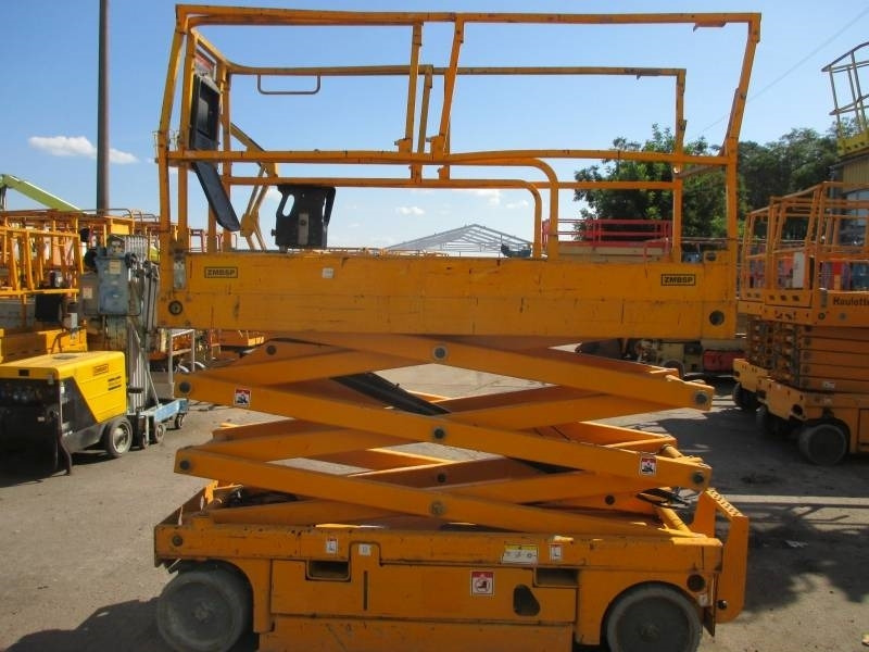 Haulotte Compact 8 - Scissor lift: picture 5 Haulotte Compact 8 - Scissor lift: picture 5