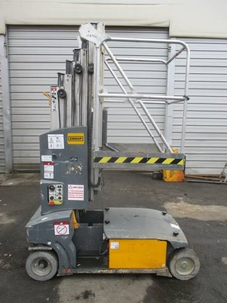 JLG Toucan Junior 8 - Vertical mast lift: picture 3 JLG Toucan Junior 8 - Vertical mast lift: picture 3