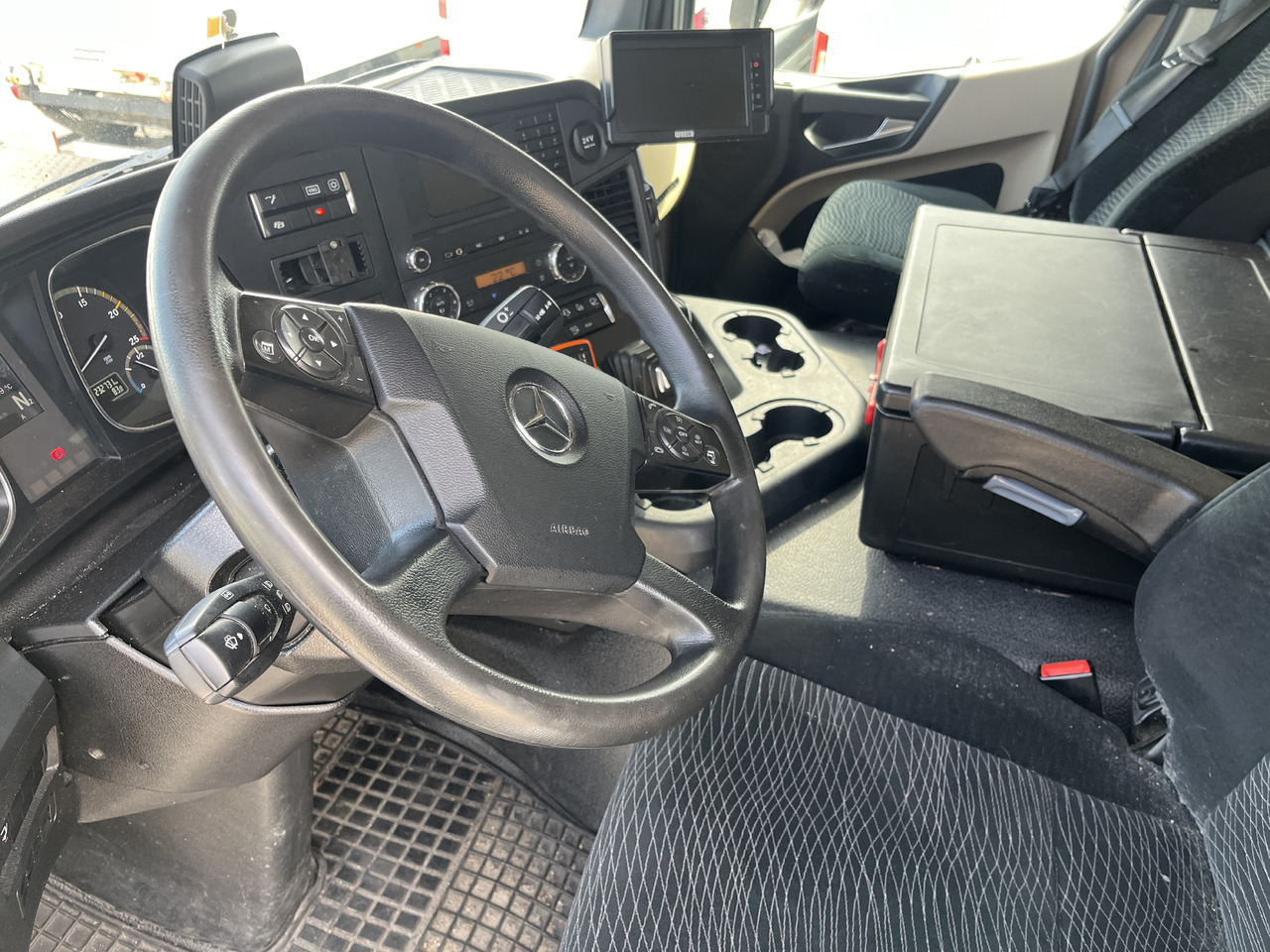Refrigerator truck MERCEDES-BENZ Actros 2540: picture 12