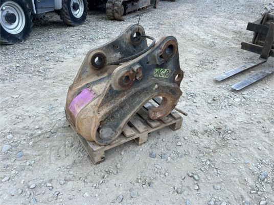 Attache rapide hydraulique Morin M6 - Quick coupler: picture 3 Attache rapide hydraulique Morin M6 - Quick coupler: picture 3