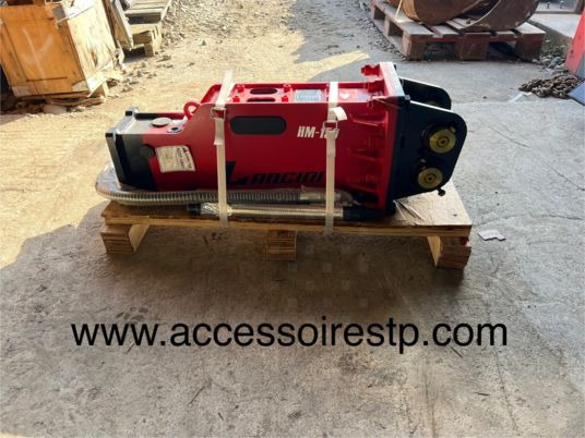 Brh pour pelle de 1T5 à 4T5 - Hydraulic hammer: picture 1 Brh pour pelle de 1T5 à 4T5 - Hydraulic hammer: picture 1