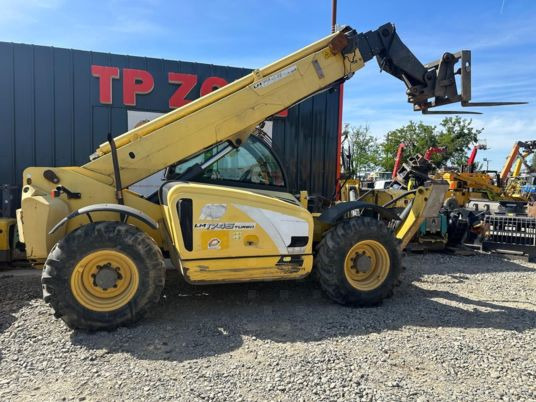 New Holland LM1745 - 17M - 4T5 à 29900 € HT - Telescopic handler: picture 3 New Holland LM1745 - 17M - 4T5 à 29900 € HT - Telescopic handler: picture 3
