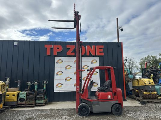 Nissan CHARIOT DIESEL 1T5 à 10500 € HT - Diesel forklift: picture 2 Nissan CHARIOT DIESEL 1T5 à 10500 € HT - Diesel forklift: picture 2