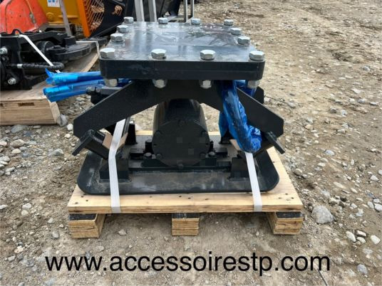 Plaque vibrante hydraulique pour minipelle - Vibratory plate, Attachment: picture 1 Plaque vibrante hydraulique pour minipelle - Vibratory plate, Attachment: picture 1