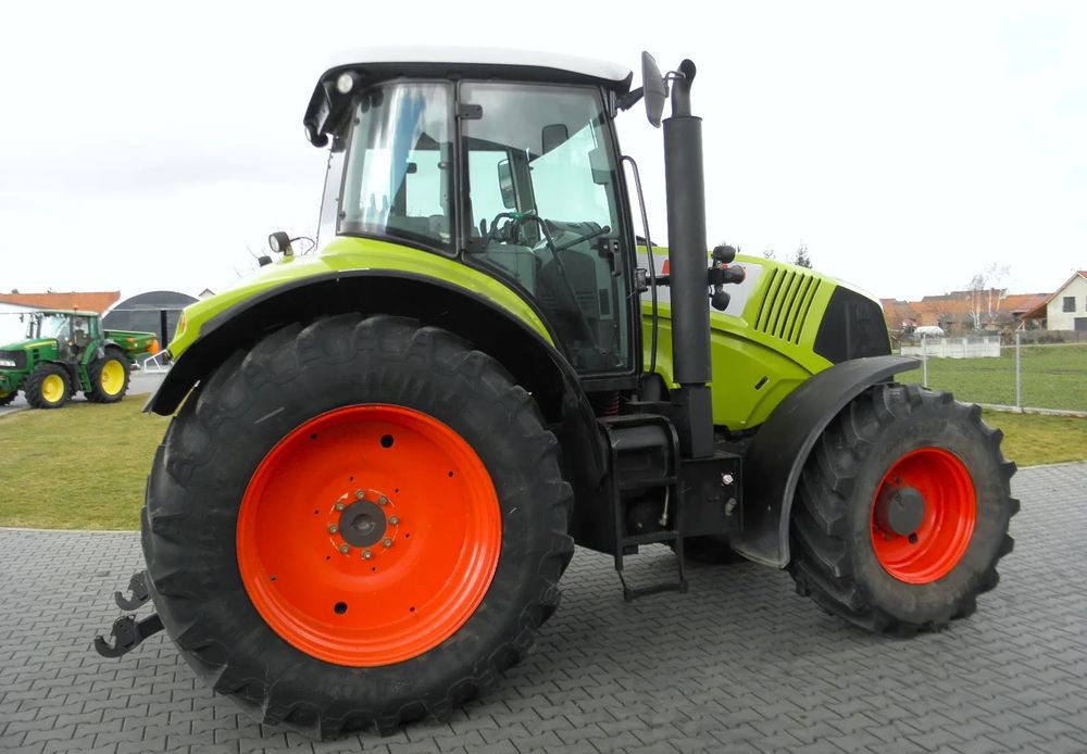 Farm tractor Claas Axion 820 2008 Rok, Skrzynia HEXASHIFT, Nie Malowany, Stan Bardzo Dobry: picture 8