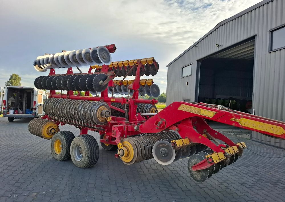 Väderstad Carrier 820 2011 rok , Nowe Talerze , Nie Malowany , Stan Bardzo Dobry - Soil tillage equipment: picture 3 Väderstad Carrier 820 2011 rok , Nowe Talerze , Nie Malowany , Stan Bardzo Dobry - Soil tillage equipment: picture 3