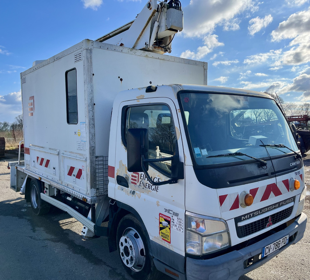 Mitsubishi Canter 7c15 - Truck mounted aerial platform: picture 2 Mitsubishi Canter 7c15 - Truck mounted aerial platform: picture 2