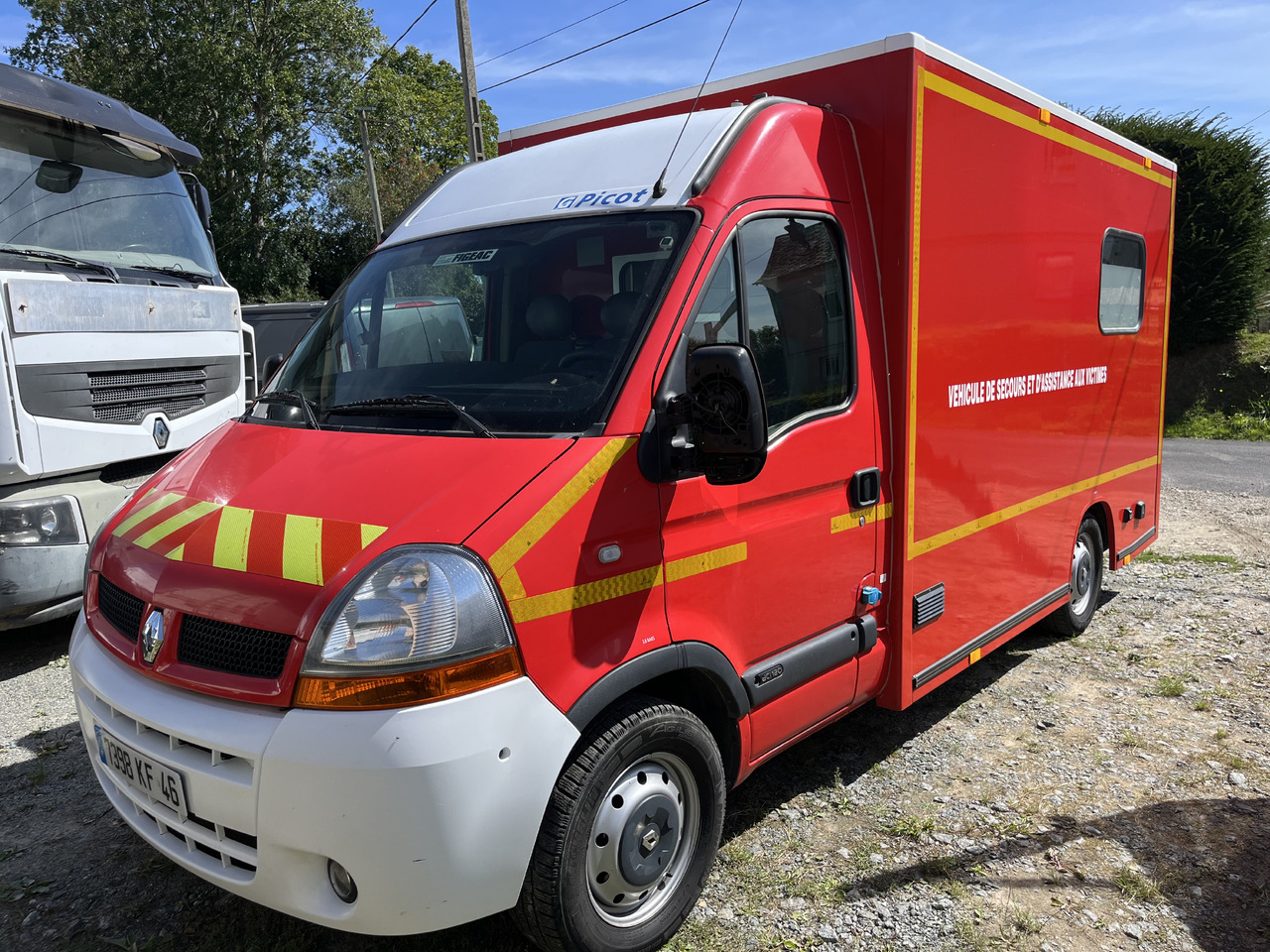 RENAULT Master 2L5 dci120cv - Ambulance: picture 1 RENAULT Master 2L5 dci120cv - Ambulance: picture 1