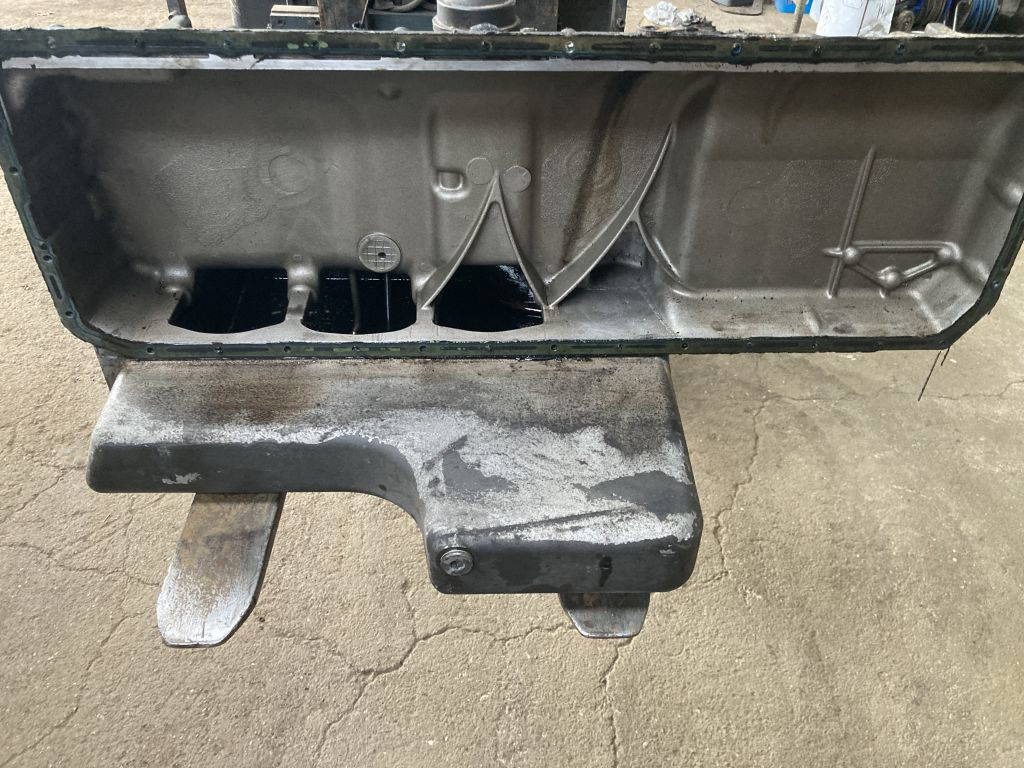 Mercedes-Benz Ölwanne Mercedes Motor OM 457 HLA A4570101113 OM457 Euro 5 EEV 15  - Oil pan for Bus: picture 3 Mercedes-Benz Ölwanne Mercedes Motor OM 457 HLA A4570101113 OM457 Euro 5 EEV 15  - Oil pan for Bus: picture 3