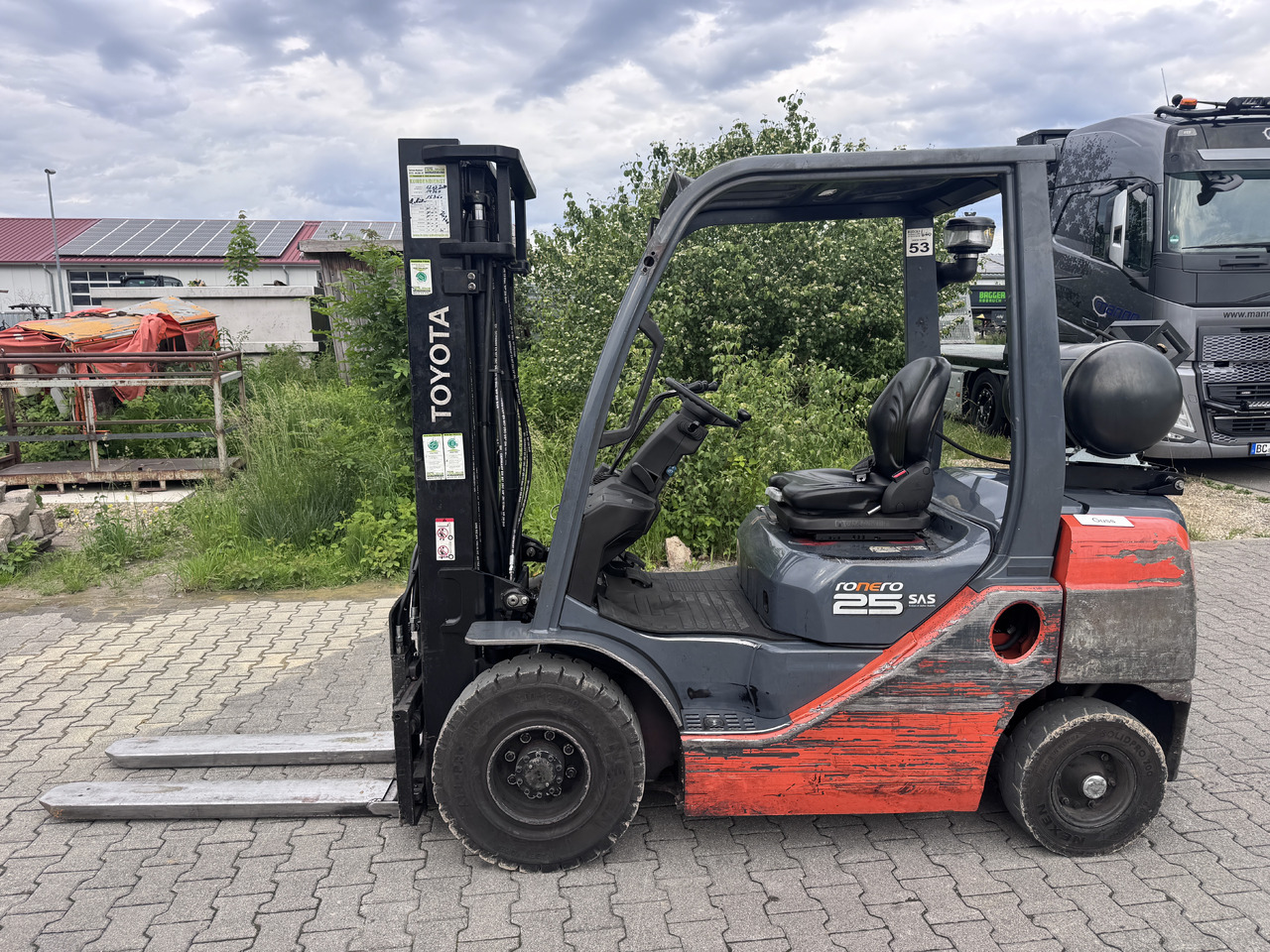 TOYOTA Tonero 25 - LPG forklift: picture 1 TOYOTA Tonero 25 - LPG forklift: picture 1