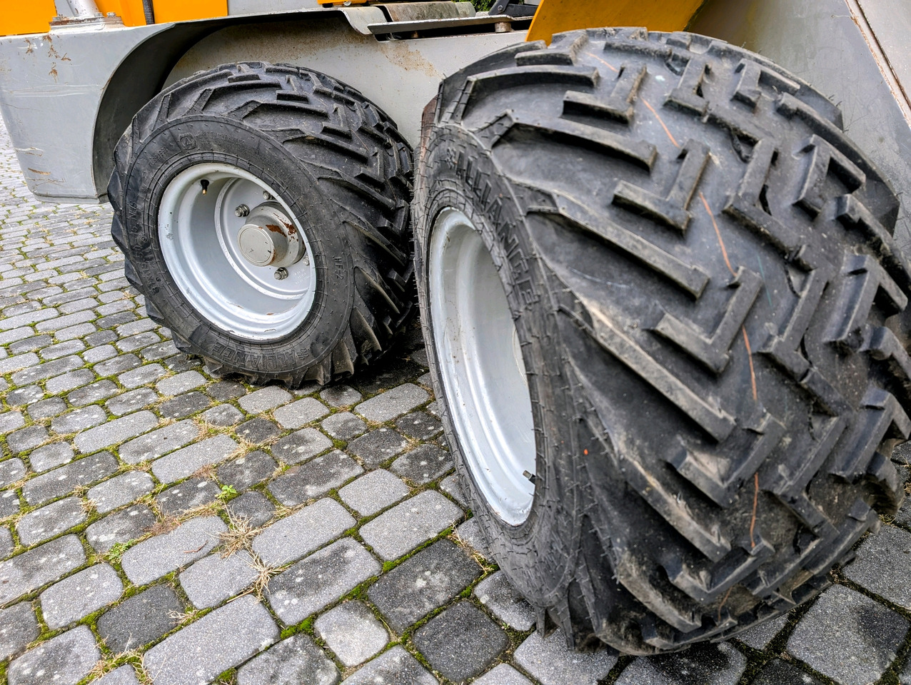 INTRAC L450 - Agricultural machinery: picture 5 INTRAC L450 - Agricultural machinery: picture 5