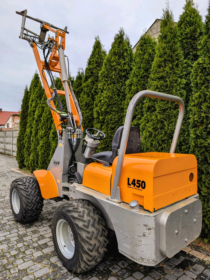 INTRAC L450 - Agricultural machinery: picture 2 INTRAC L450 - Agricultural machinery: picture 2