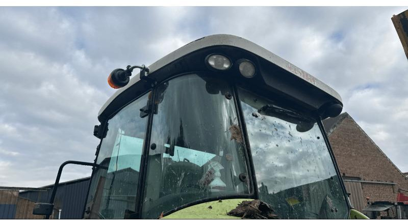 Farm tractor CLAAS ARION 610: picture 9