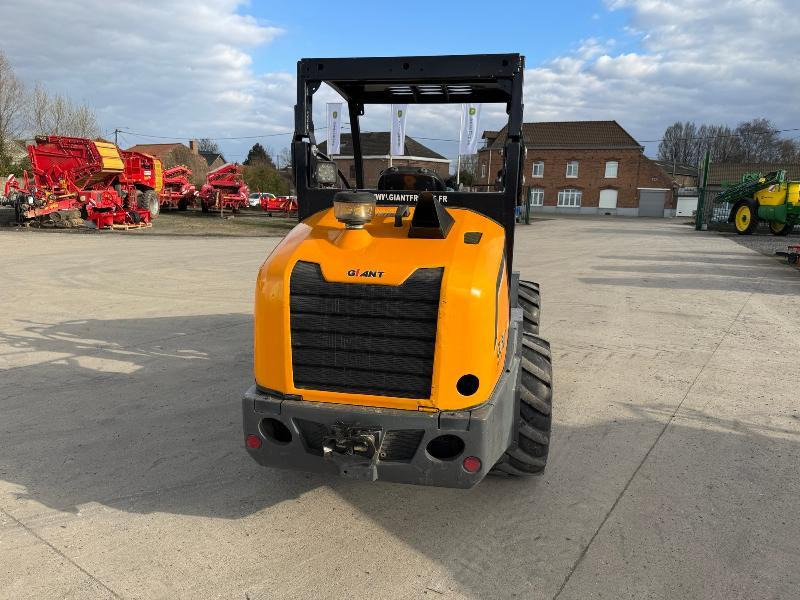 Telescopic wheel loader GIANT G3500: picture 6