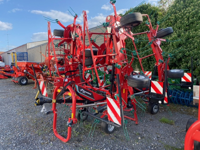 KVERNELAND 8480 - Tedder/ Rake: picture 1 KVERNELAND 8480 - Tedder/ Rake: picture 1