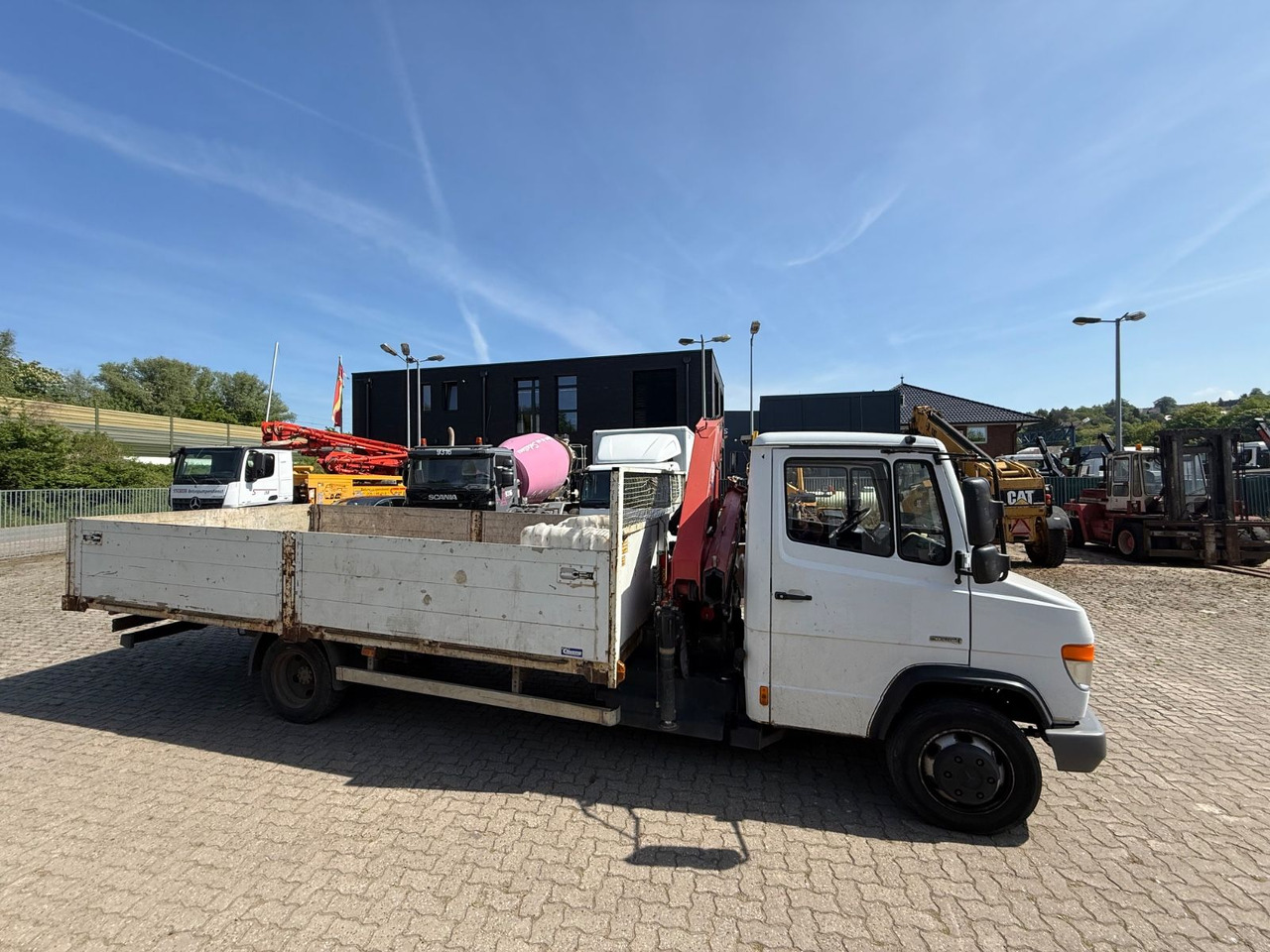 Flatbed van Mercedes-Benz 816 D: picture 8