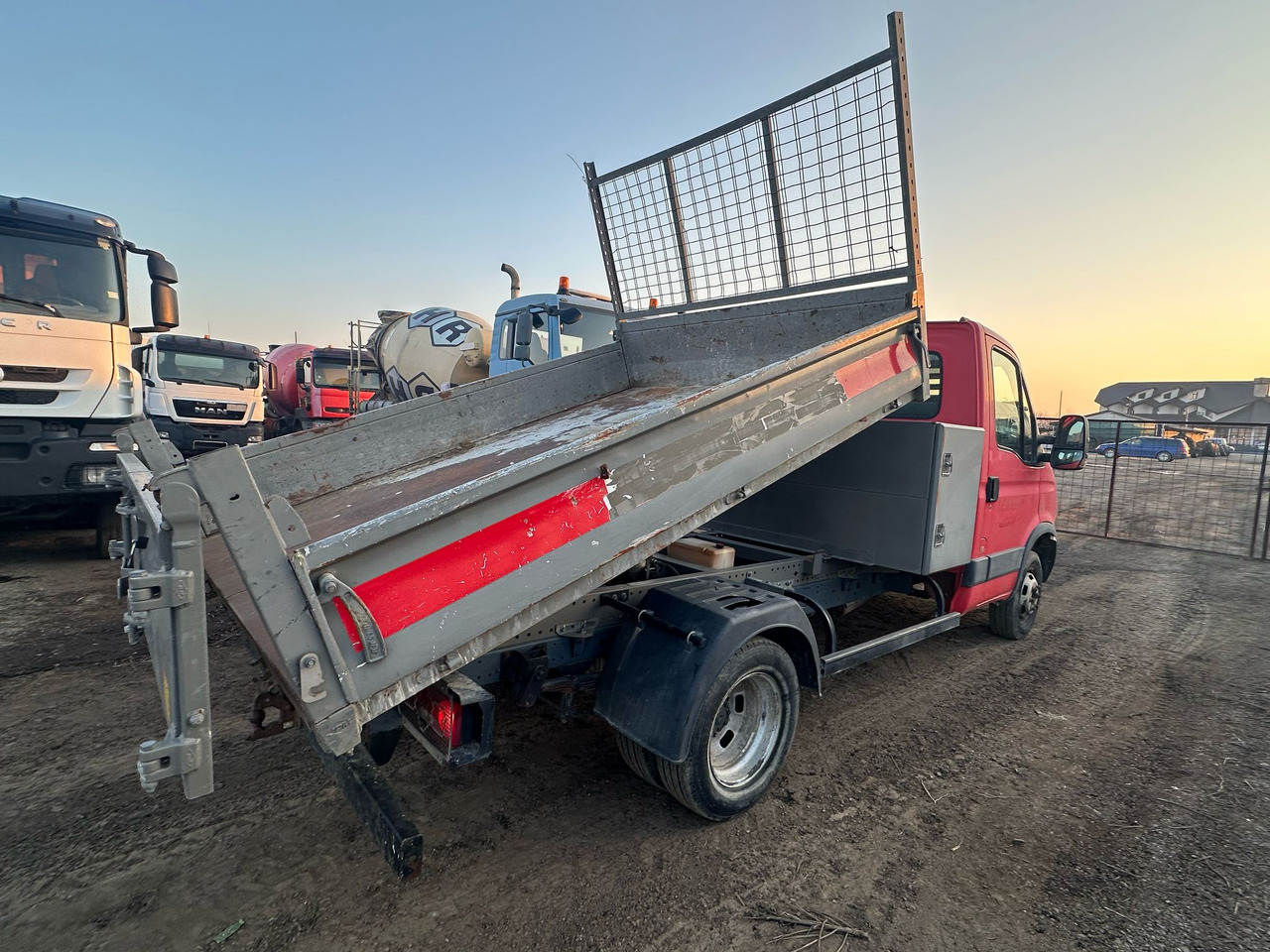 Tipper van Iveco Daily Van: picture 10